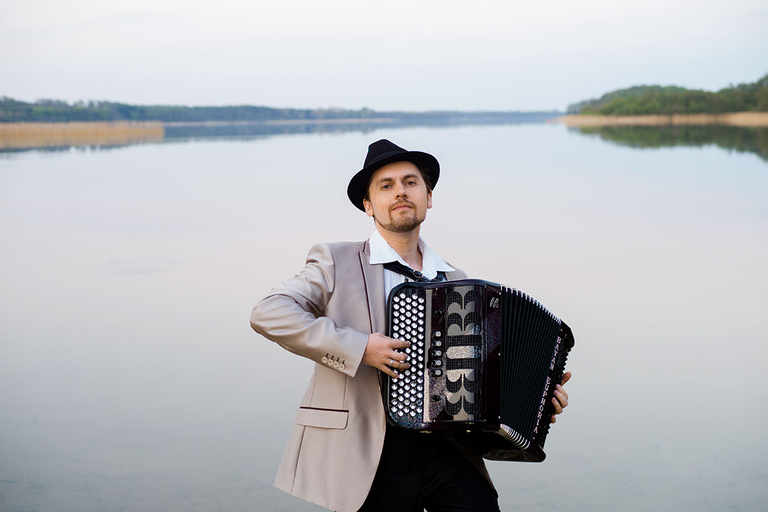 Aydar Gaynullin, Bajan | Artyom Dervoed, Gitarre | Sergey Shamov, Cajon | Württembergisches Kammerorchester Heilbronn | Robert Tuohy, Leitung